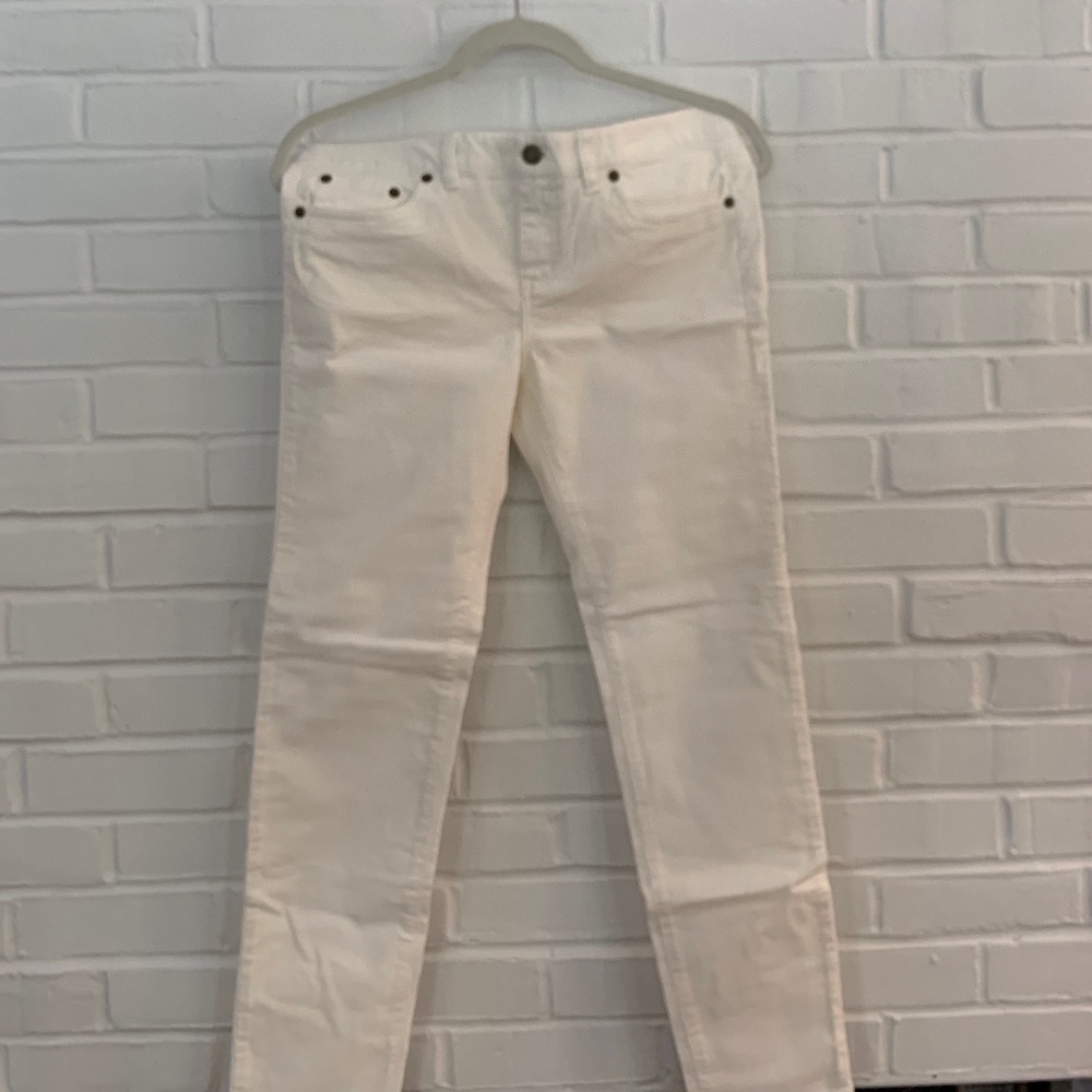 Vineyard Vines white corduroy pants
